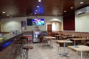 Bar, restaurant i estanc, Ca L&rsquo; Enric