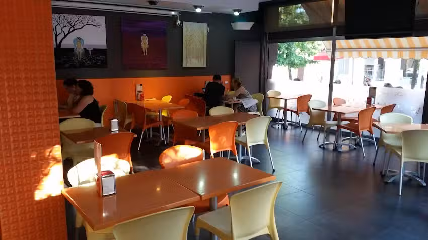Bar Restaurant La Pla&ccedil;a