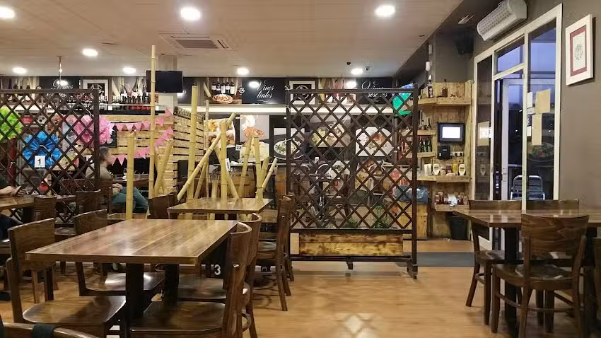 Bar Restaurant La Pla&ccedil;a