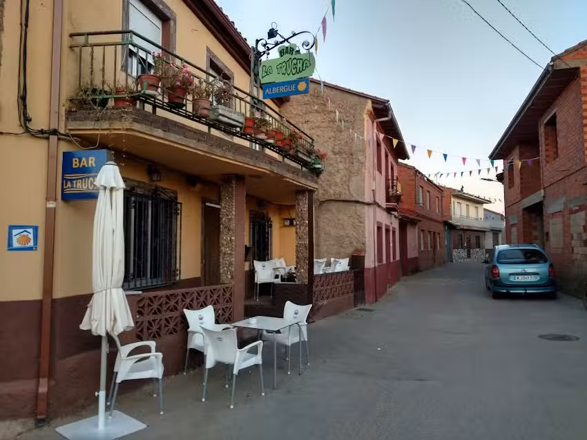 Bar Restaurante Albergue La Trucha