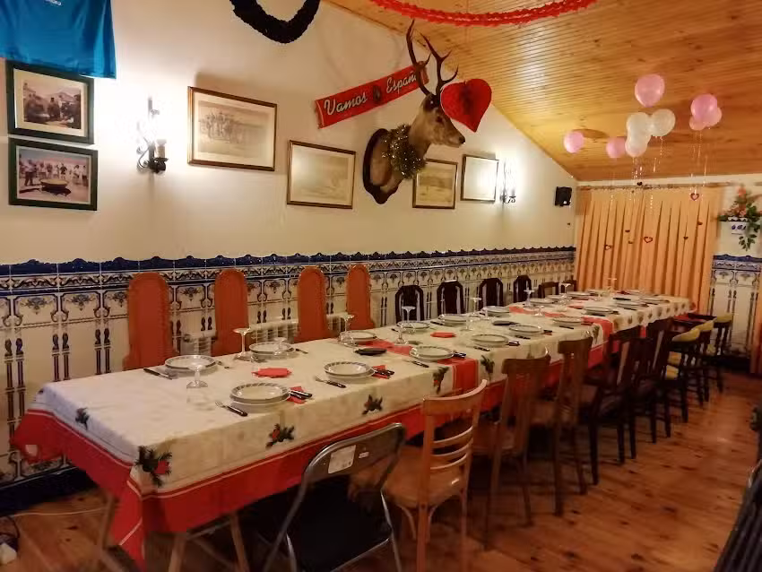 Bar Restaurante &Aacute;vila &ndash; Panader&iacute;a El Hinojal