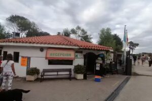 Bar restaurante Camping Playa de Troenzo