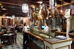 Bar restaurante Casa Rom&aacute;n