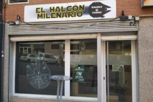 Bar restaurante El Halc&oacute;n Milenario Drinks & Games
