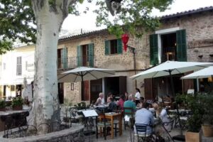 Bar Restaurante Es Cant&oacute;