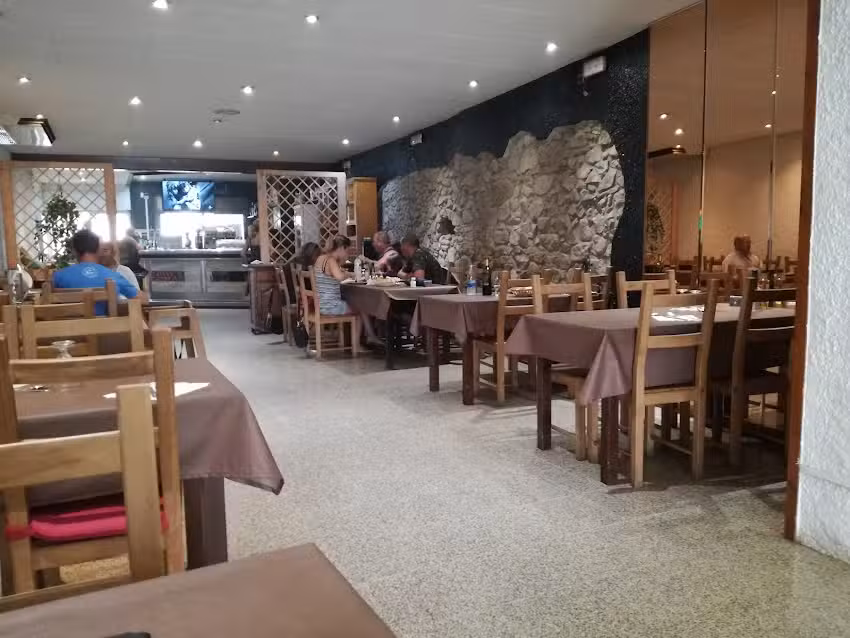 Bar &ndash; Restaurante L&rsquo; Estanc. Brasseria