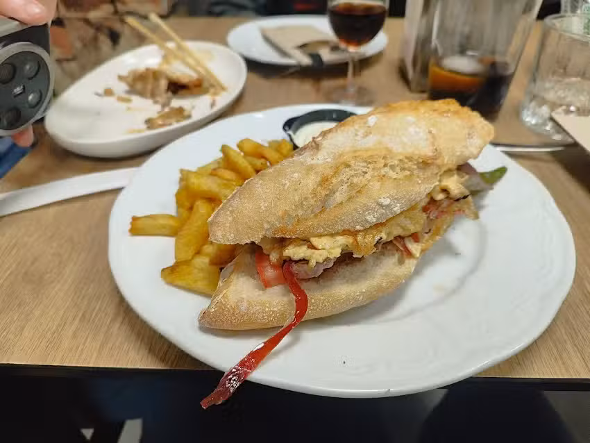 Bar Restaurante La Cochera