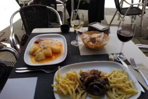 Bar Restaurante La Cueva