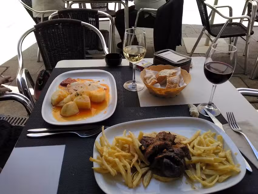 Bar Restaurante La Cueva