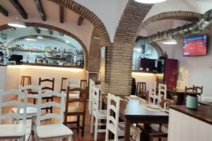 Bar restaurante La Levantera taper&iacute;a