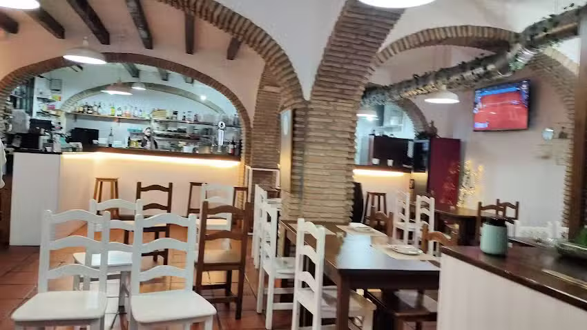 Bar restaurante La Levantera taper&iacute;a
