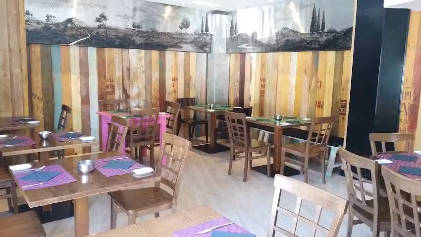 Bar restaurante La Mas&iacute;a