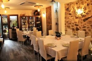 Bar Restaurante La Portada