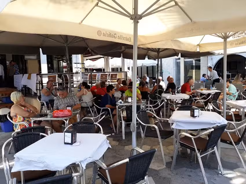 Bar Restaurante La Tralla