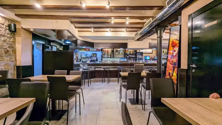 Bar restaurante Los Porches de la Plaza