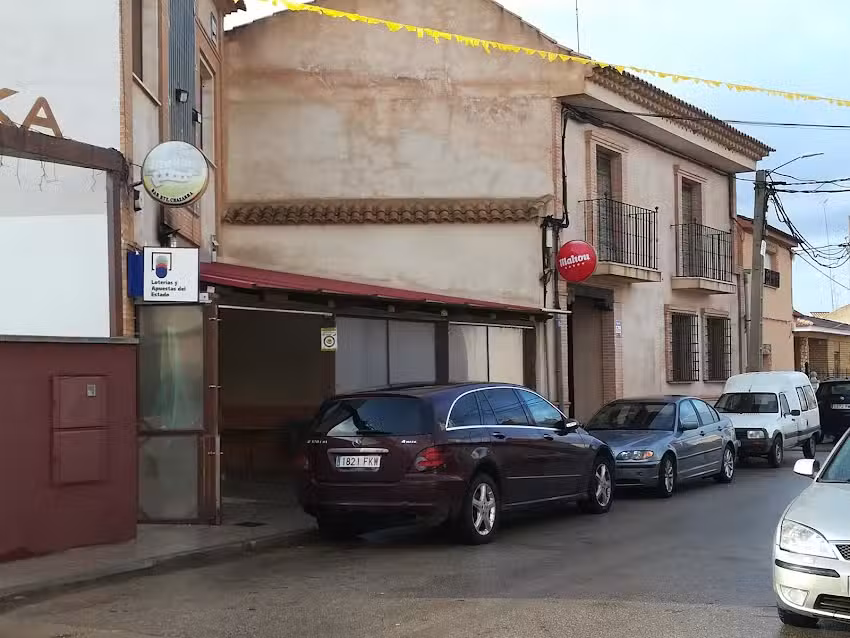 BAR RESTAURANTE P&Eacute;REZ & CHAZARRA.