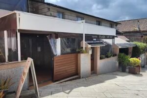 Bar restaurante Taper&iacute;a Flora