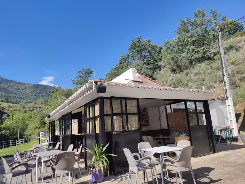 Bar-terraza Piscina Vadillo