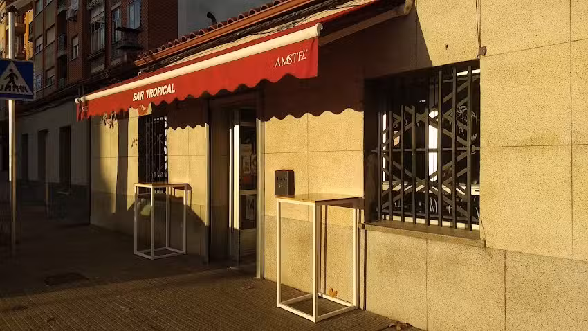 Bar Tropical