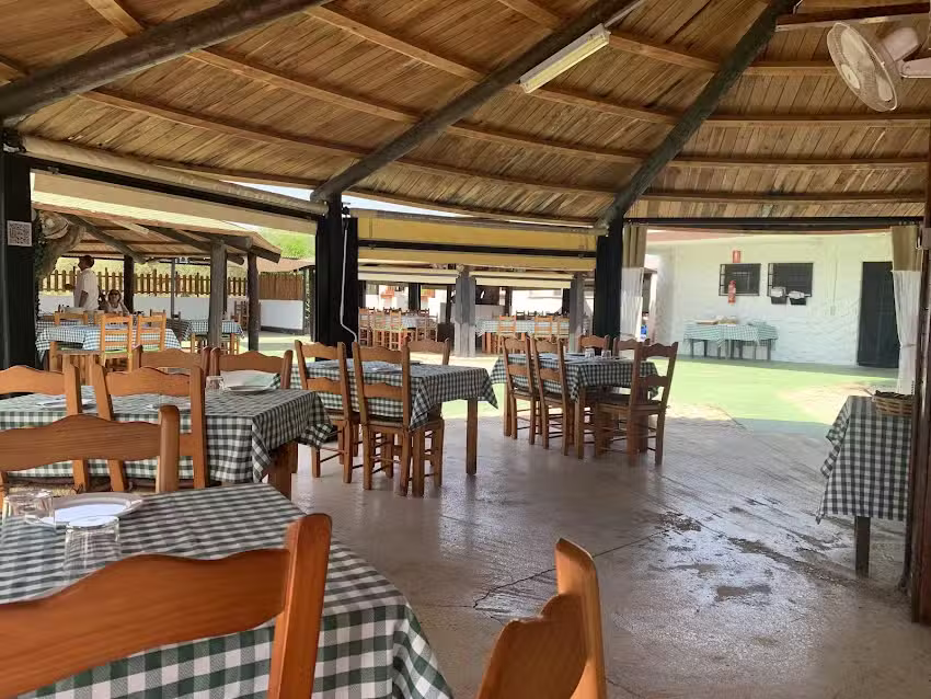 Barbacoa Chiringo &laquo;Les Oliveres&raquo;