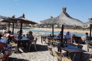 Beach Club Chiringuito La Isla