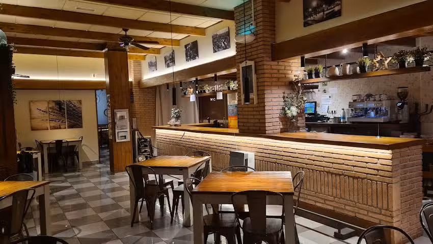 Beive Manlleu &ndash; Cafeteria Hamburgueseria