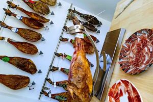 Belluta, jamones, paletas y embutidos ib&eacute;ricos.