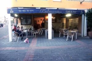 Belmontes Bar and Caf&eacute;