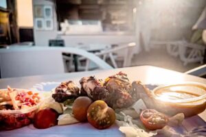 BIG T&rsquo;s CHICKEN & TINGS