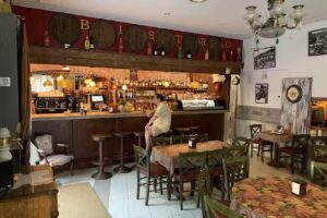 BISTR&Oacute; LA PARRA RESTAURANT