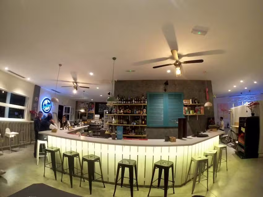 Boca Beach &ndash; Hamburguesas, ensaladas y pizzas &ndash; Desayunos &ndash; Meriendas