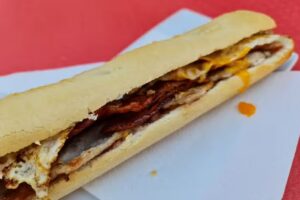 Bocatería-bar El Tubo