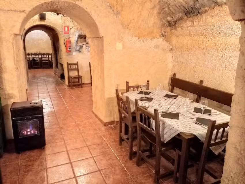 Bodega restaurante cerrado hasta nueva gerencia