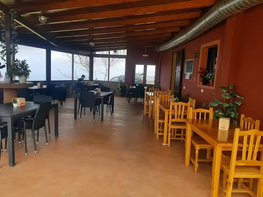 Bodeg&oacute;n Santiago (Casa Luis)