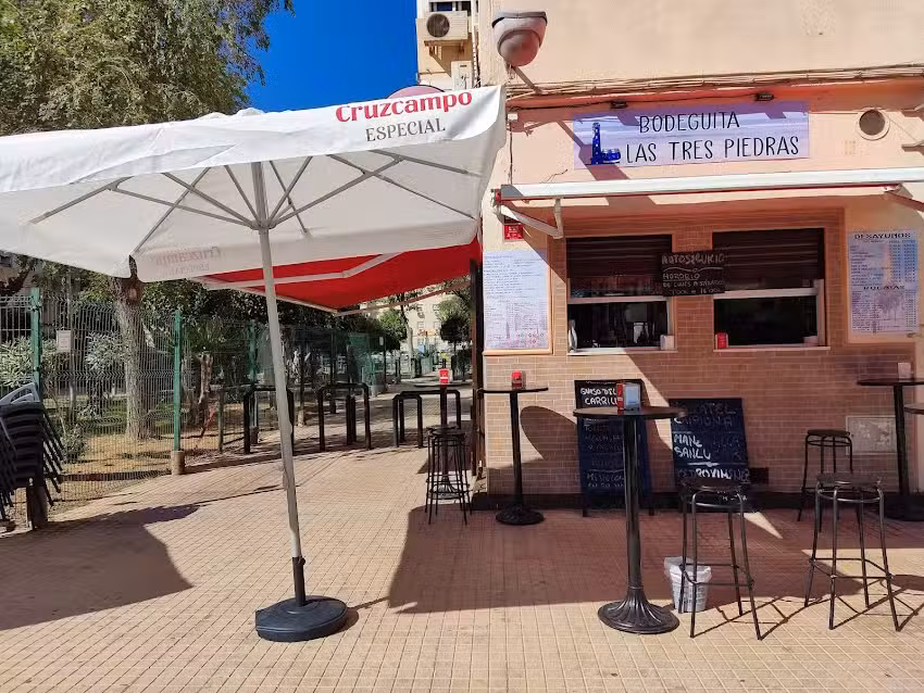 BODEGUITA LAS TRES PIEDRAS