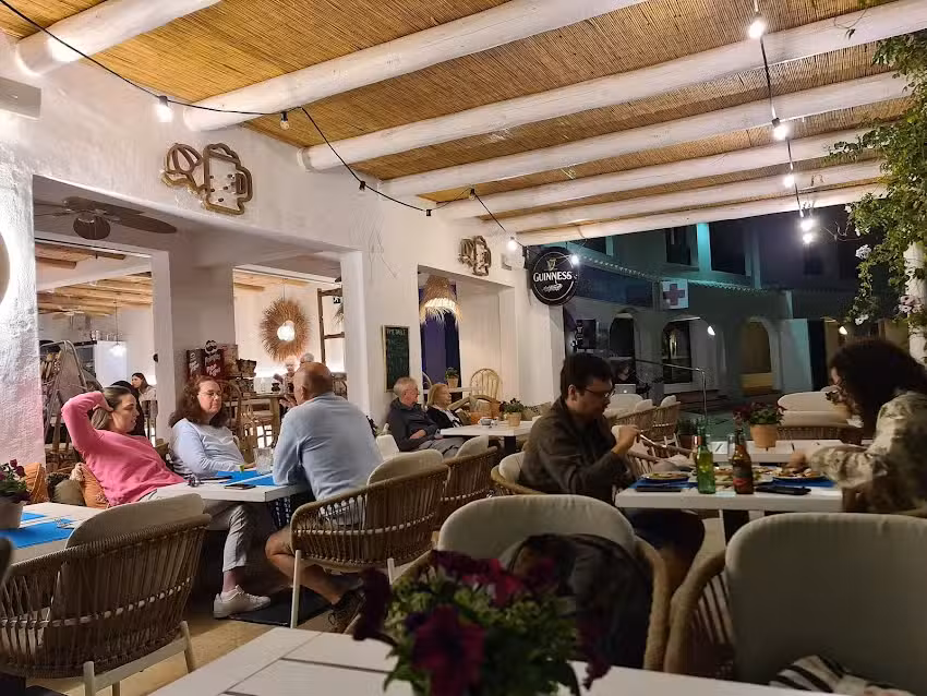 Bona Vida Menorca Restaurant & Lounge Bar