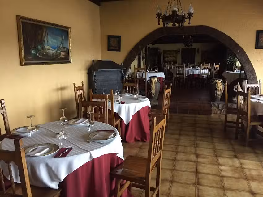 Braseria Pe&ntilde;asco Oia