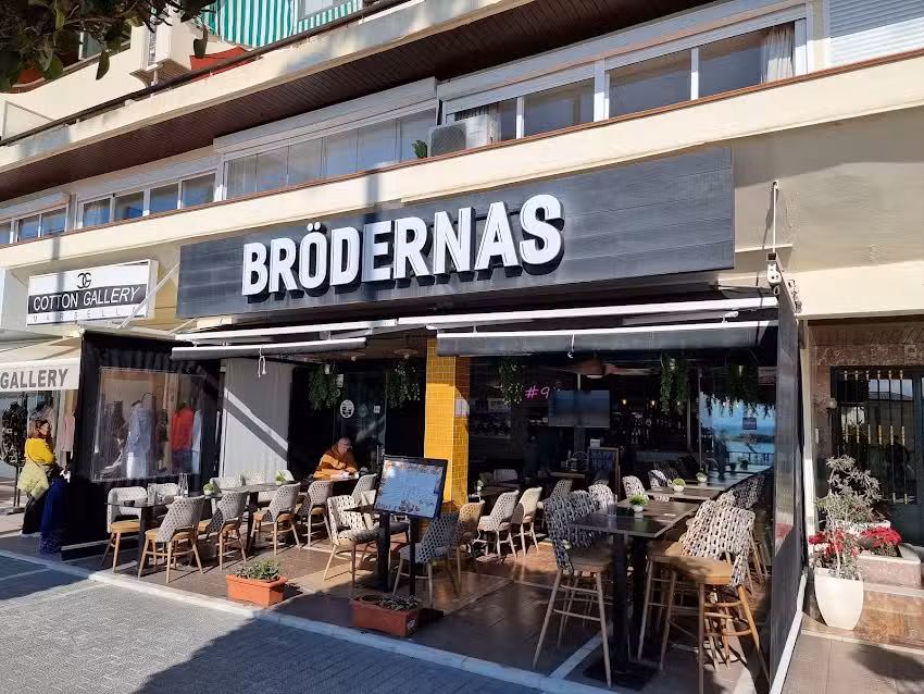 Br&ouml;dernas Paseo Mar&iacute;timo Marbella
