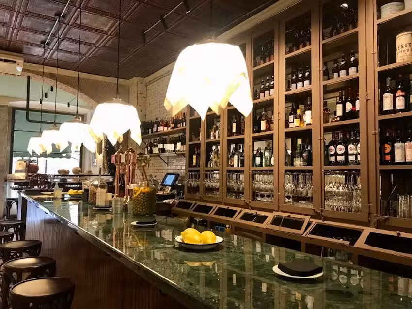 Bronzo &ndash; Bar e cucina (Born)