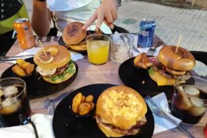 Burger&rsquo;s World &Uacute;beda