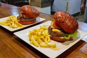 Burguer Pizzeria LA BAMBA