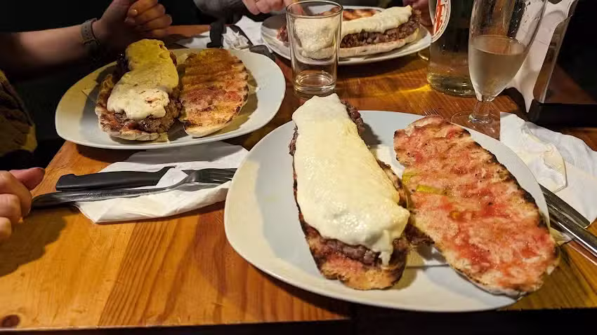 Ca la Tina restaurant