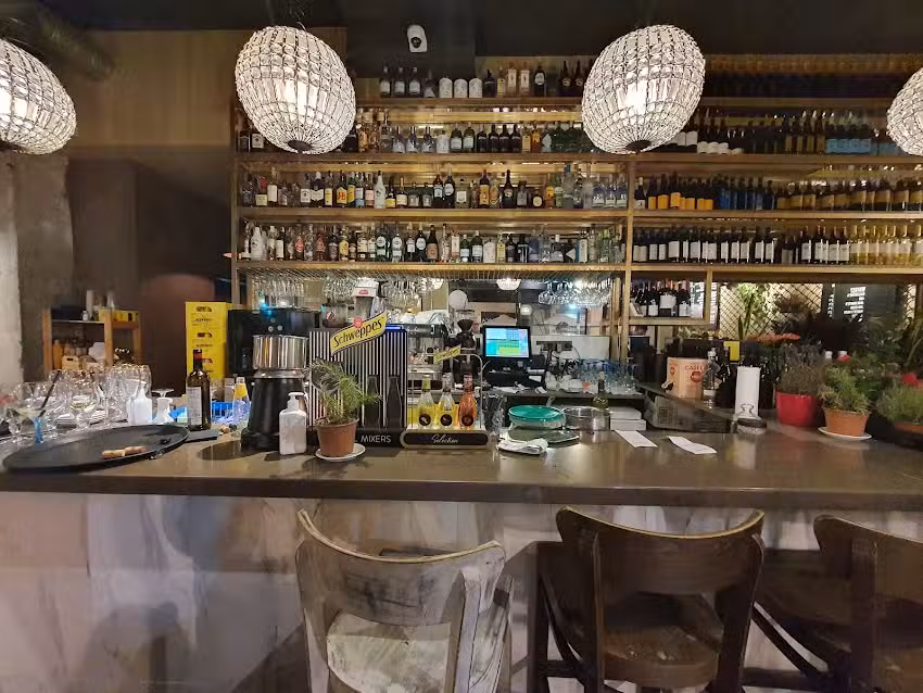 CABERNET RESTAURANT tapas, copas y vinos