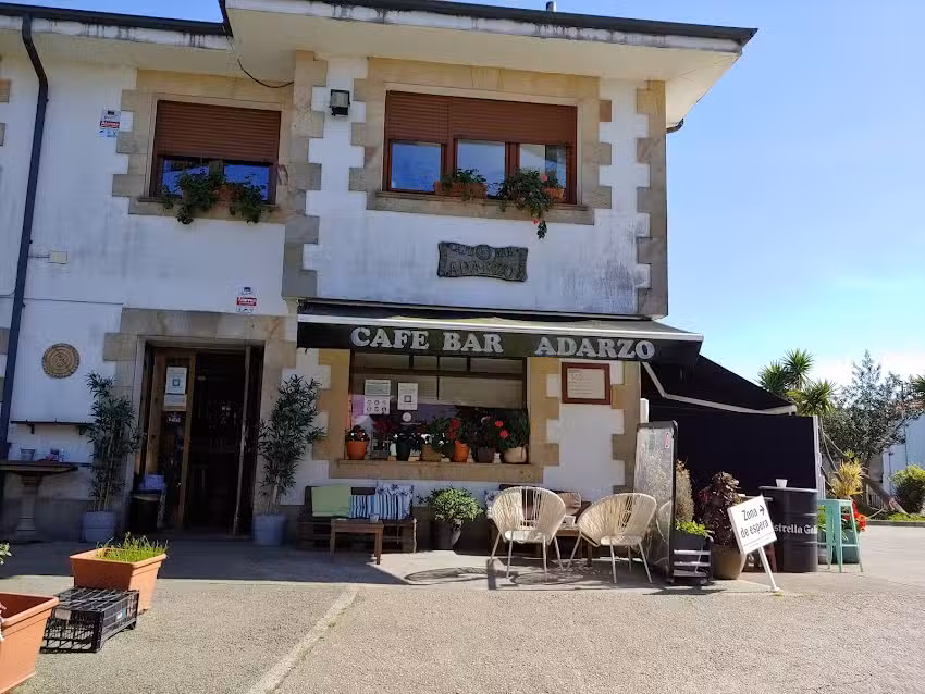 Caf&eacute; Bar Adarzo