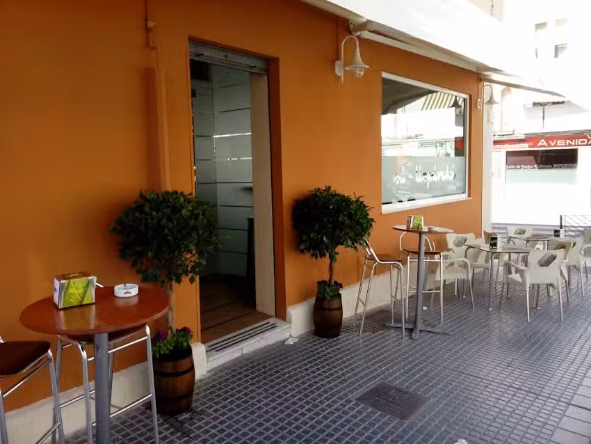 Caf&eacute;-Bar Al-Liquindoi