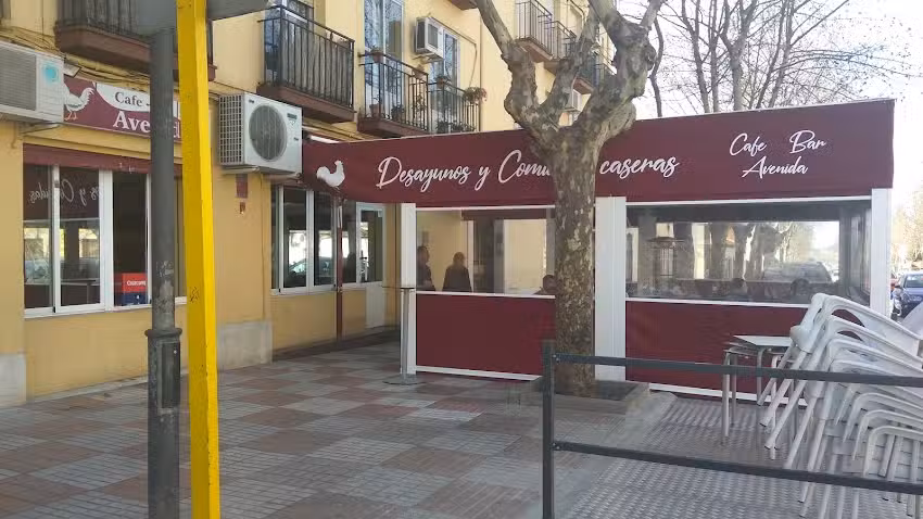 Caf&eacute;-Bar &laquo;Avenida&raquo;