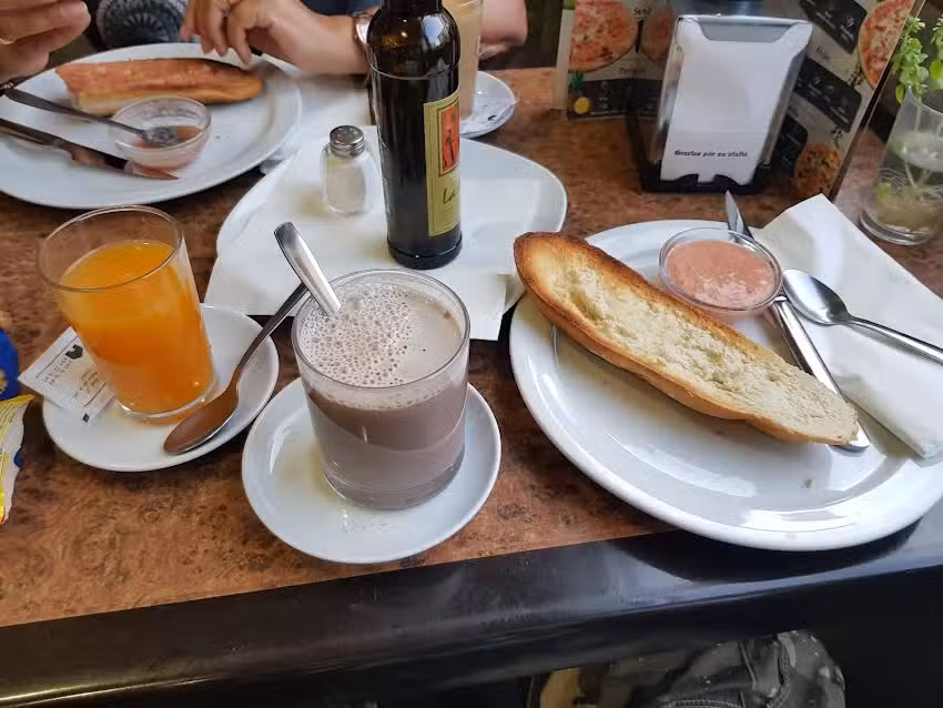 Caf&eacute; Bar Belv&iacute;s
