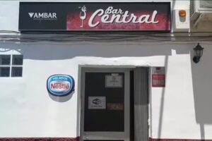 Caf&eacute; Bar Central