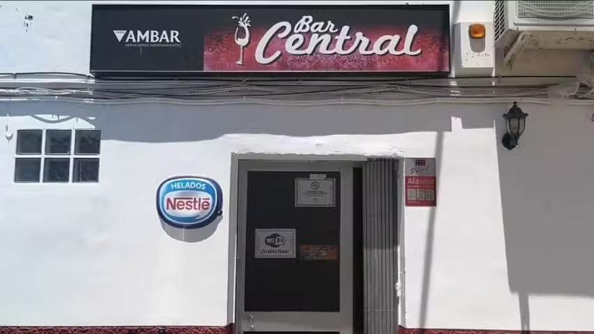 Caf&eacute; Bar Central