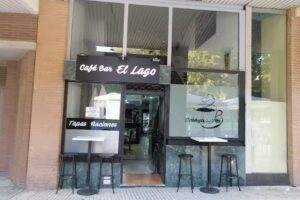 Caf&eacute;-Bar El Lago